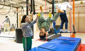 UP - Circus & Performing Arts - Cours Cirque pour Enfants & Adolescents 