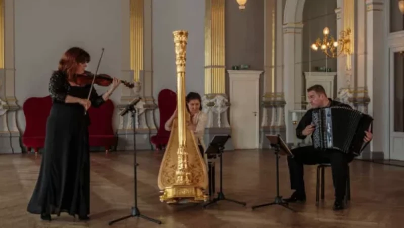 Trio Phalaena - Florilège dansé
