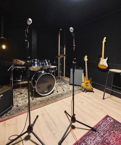 Studios de répétition 9€/h (incl. batterie et amplis)