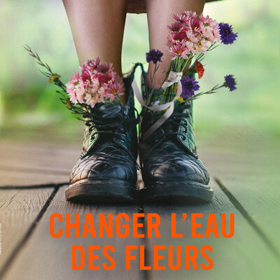 Changer l'eau des fleurs
