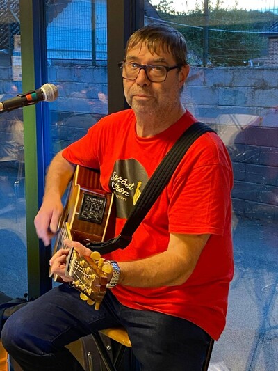 GUITARISTE RYTHMIQUE DISPO
