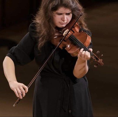 Aziza Salahova | Cours de violon et piano | Mons