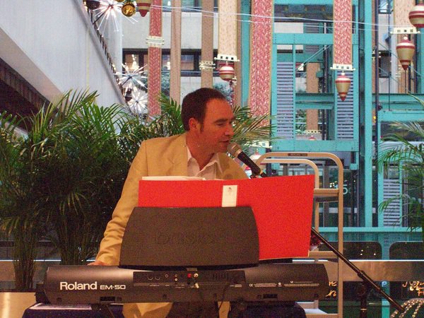 Michel Morgan - animateur Chanteur