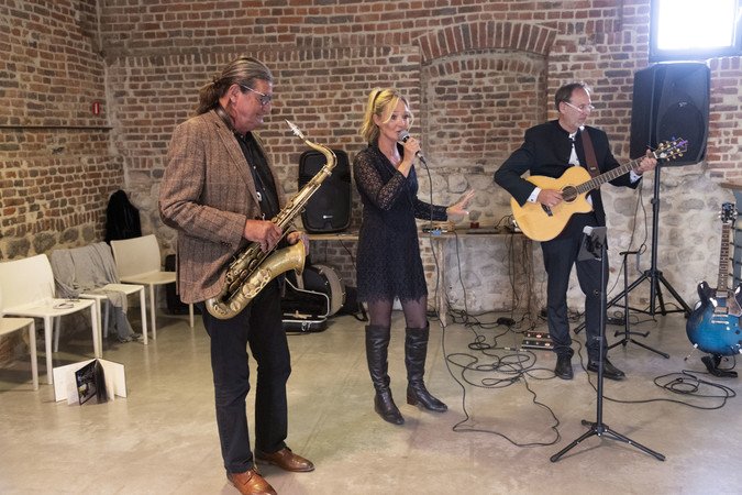 24A7 Bluesy Jazzy Band - Jazzy Band