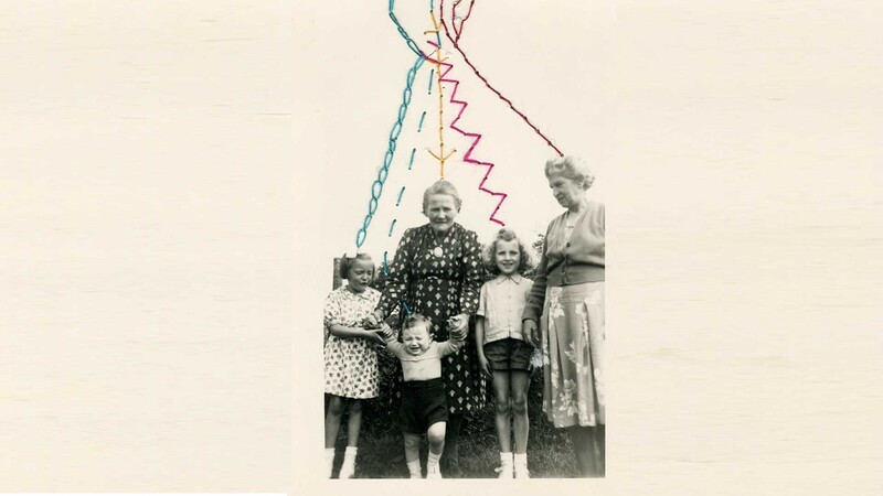 Broderie et collage sur photo de famille avec Cathy Alvarez