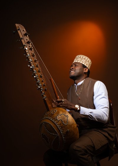 MAMADOU DRAME  - MEDRA JALY - joueur de kora, propose animation, soirées et concerts.