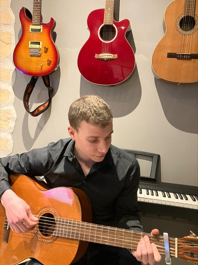 Kévin Rivière | Cours de guitare | Paturages